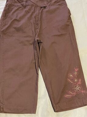 Chocolate Brown/ Espresso’Embroidered Women’s Capri Pants /Size 16 -Inseam 18.5